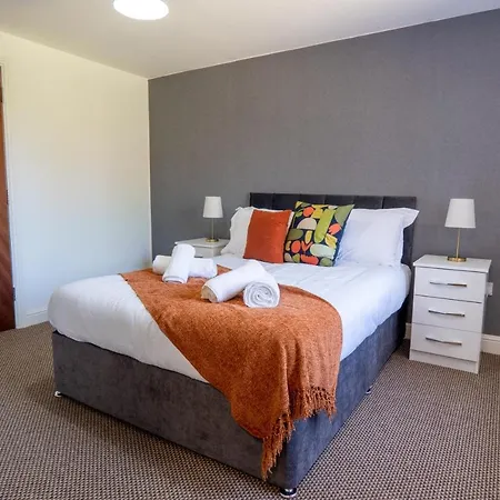 Holiday home Heartland House, 7 Spacious Bedrooms Sleeps 4 Plus, Near Nec, Jlr,bhx