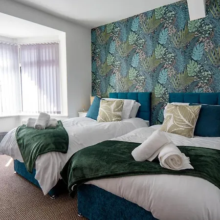 Heartland House, 7 Spacious Bedrooms Sleeps 4 Plus, Near Nec, Jlr,bhx