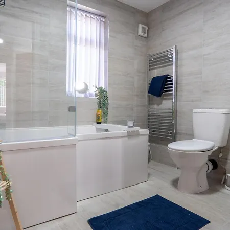 Heartland House, 7 Spacious Bedrooms Sleeps 4 Plus, Near Nec, Jlr,bhx Casa vacanze *